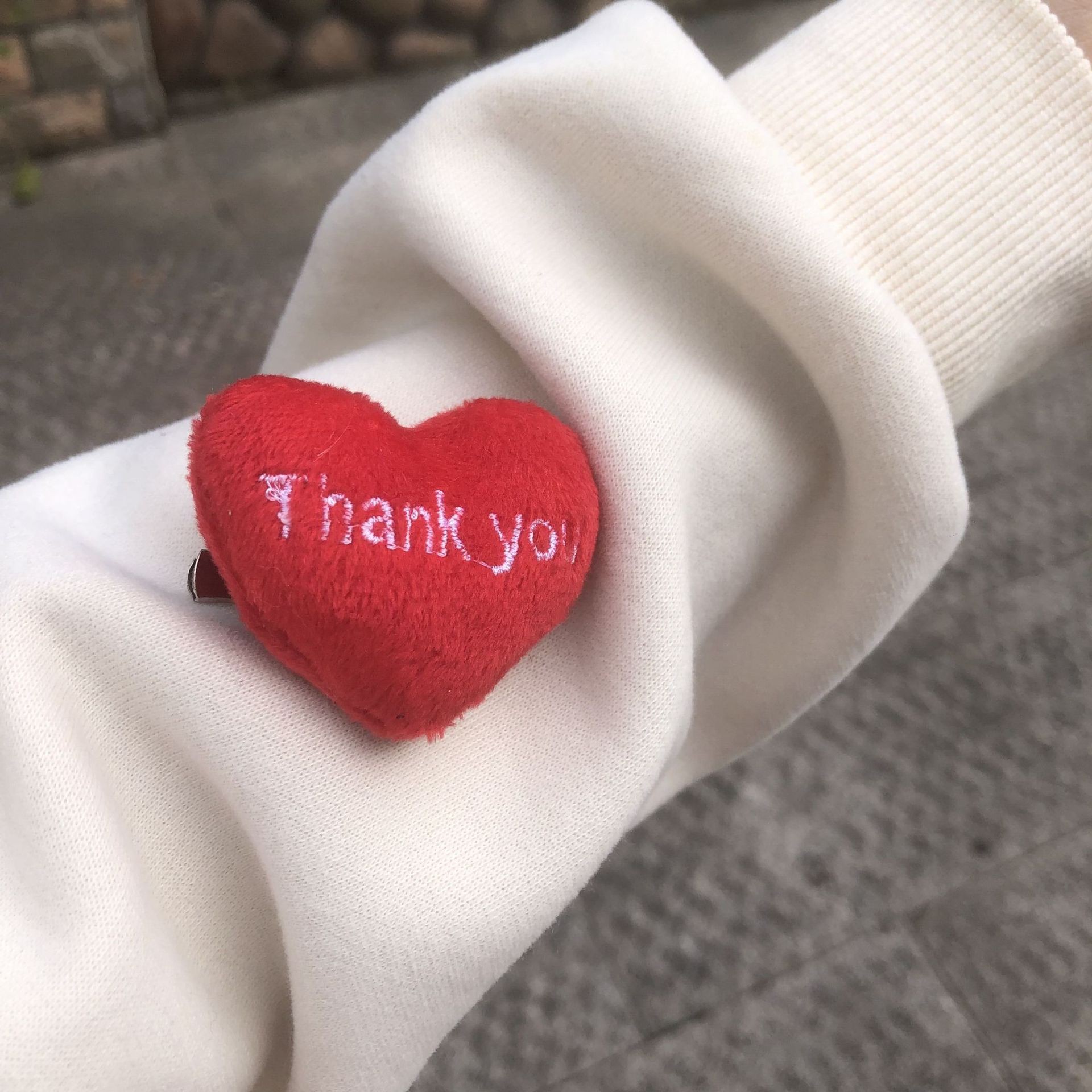 Yiyang Qianxi mismo estilo pequeña flor roja broche de horquilla de doble uso broche de horquilla de amor flor BB clip pulsera anillo de presión