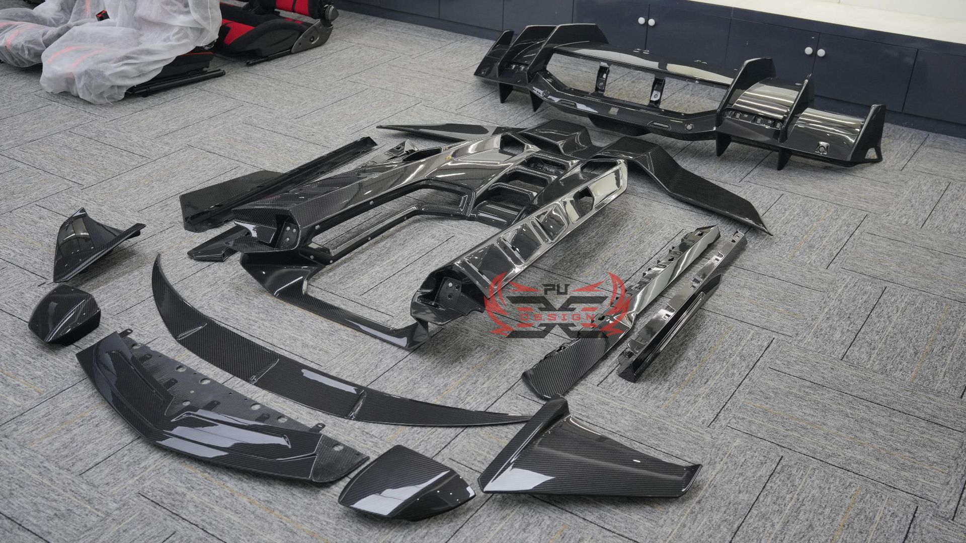 Suitable for Lamborghini's new Aventador Revuelto, modified with original OEM upgraded dry carbon fiber body kit