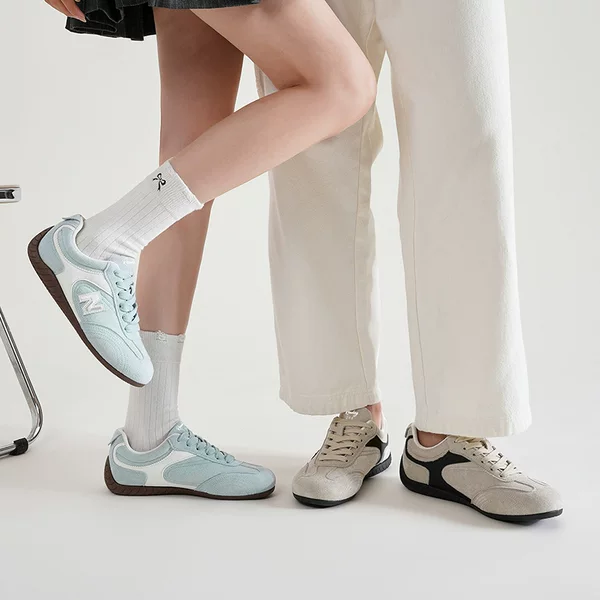 Wow! New Balance Popular Genuine Leather Casual Sports Sneakers for Women, Outdoor Running Thick-Soled Shoes, Trendy Women's Trainers
