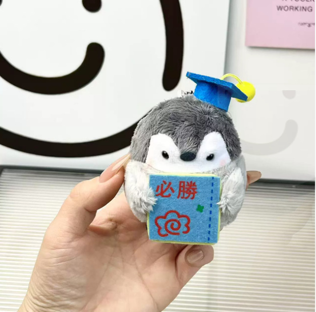 Ganador pingüino + cadena de perlas