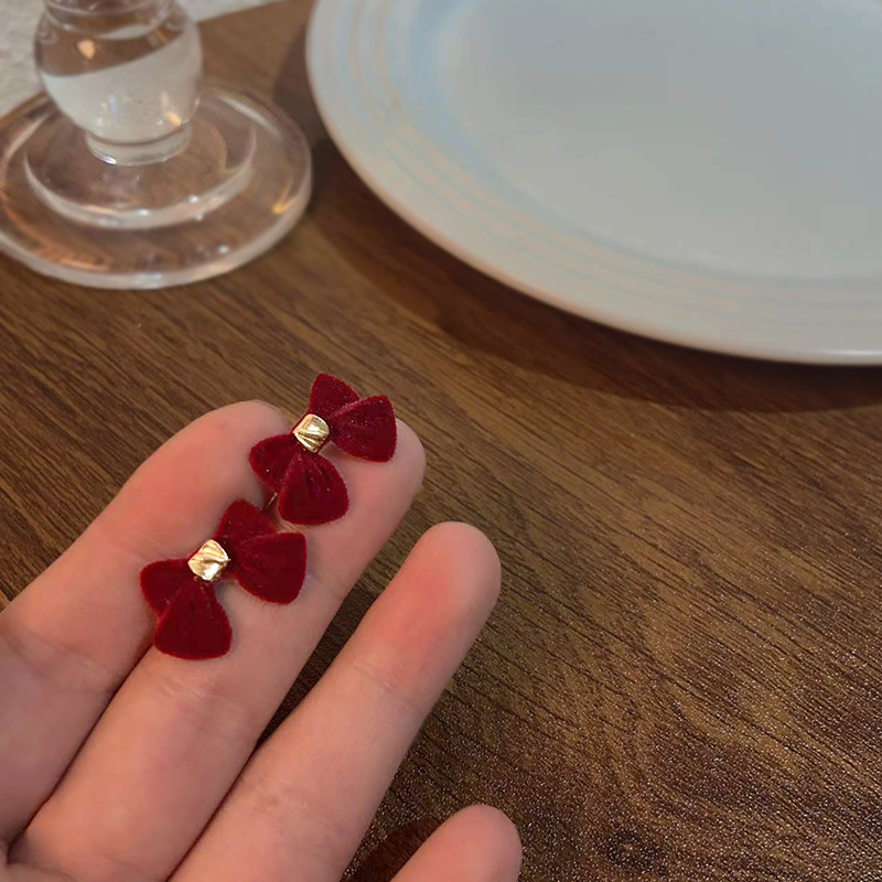 Imitation Pearl, Flocking Material Heart Shape, Flower, Bow Knot Pattern Retro Heart Shape Flower Bow Knot Imitation Pearl Flocking Women's Earrings 1 Pair