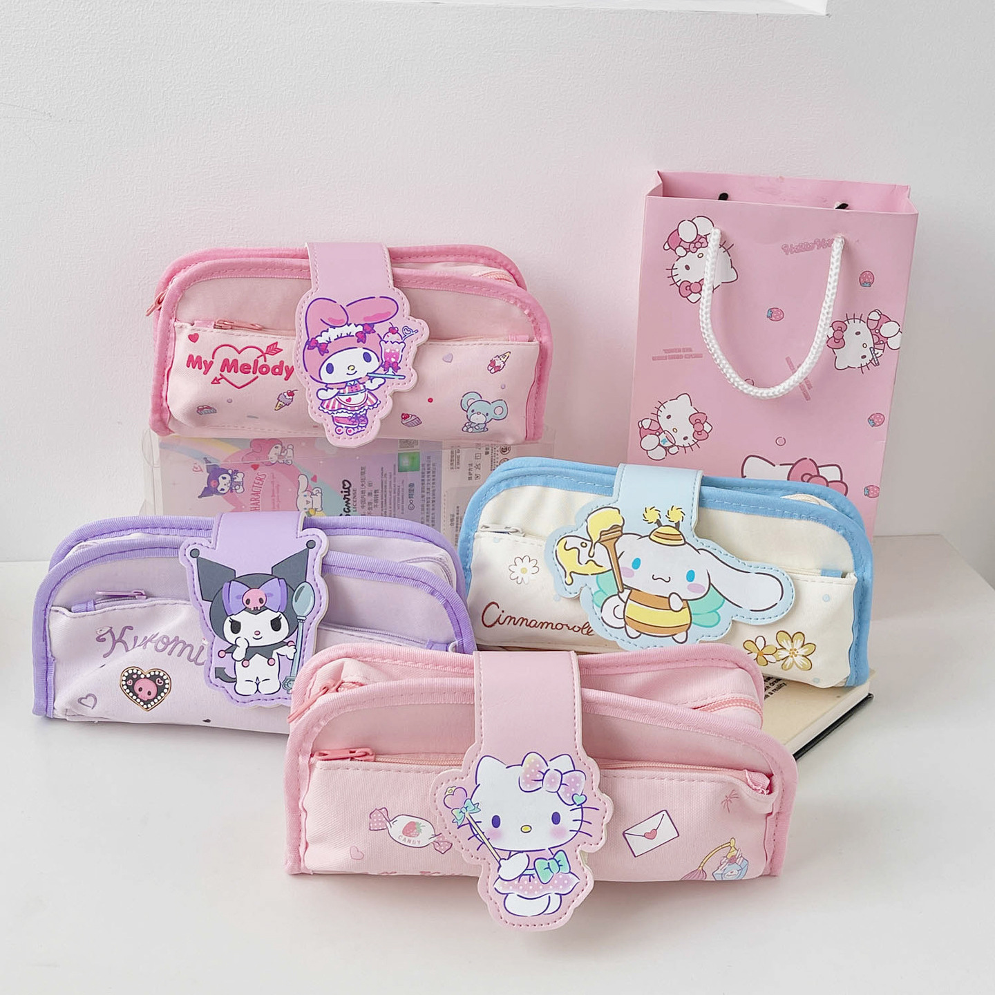 三丽鸥正版可爱卡通少女心日常出差游玩凯蒂猫轻便收纳包化妆包萌