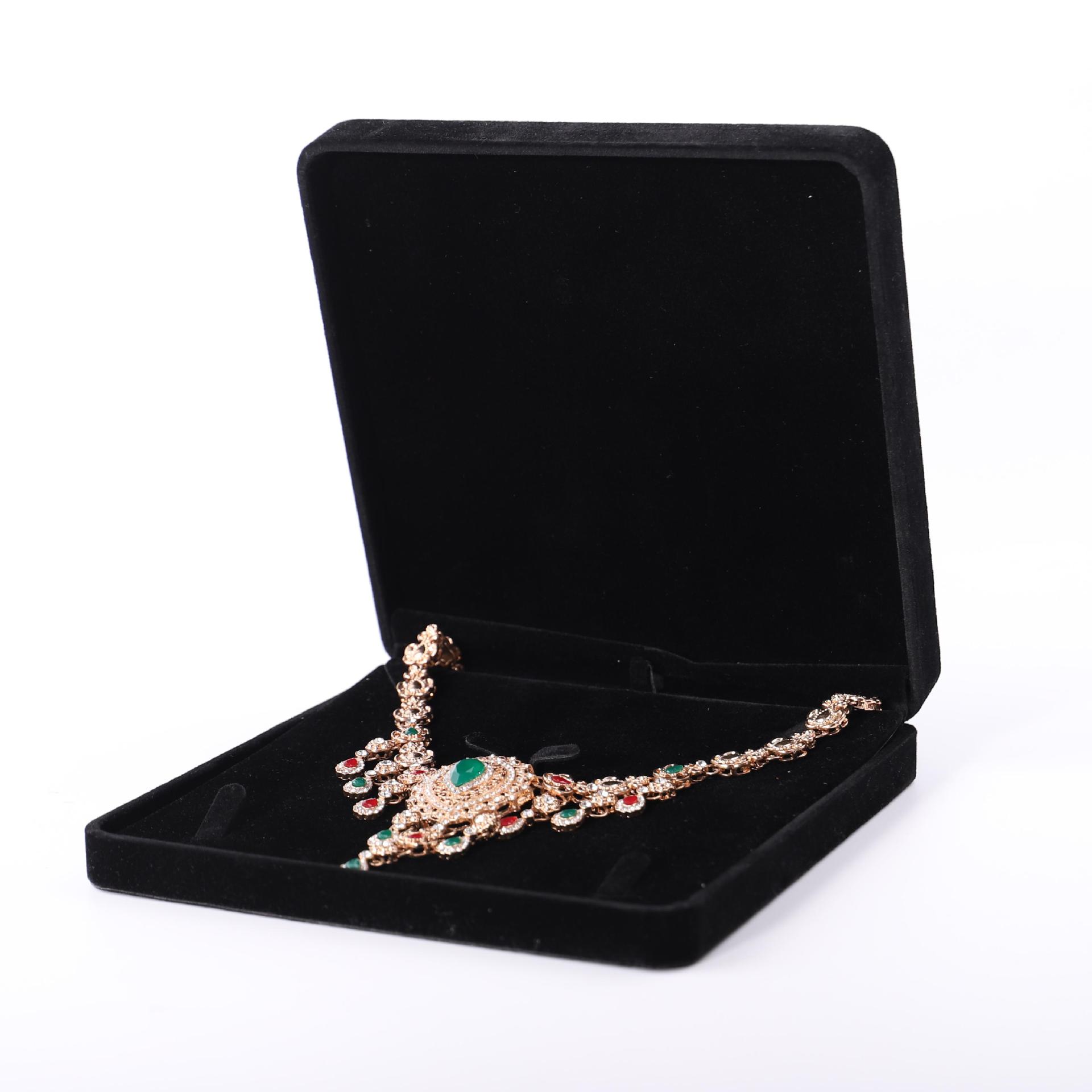 Fuente fábrica venta directa franela joyería caja de embalaje collar pendientes caja de anillo pulsera colgante caja de cadena de mano al por mayor