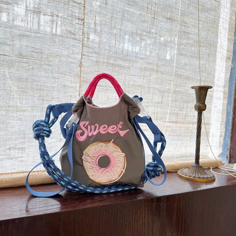 日本の新しいボールチェーン環境に優しいショッピングバッグナイロン布刺繍フラワーポータブルキャンバスバッグナイロンショッピングバッグ|undefined