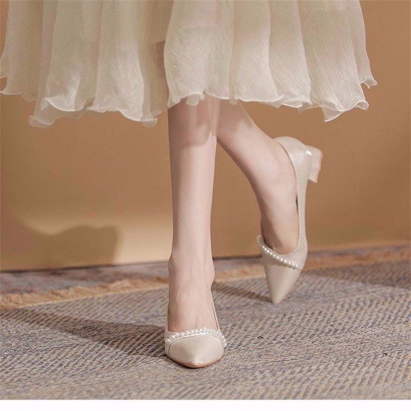 Zapatos franceses de tacón grueso para mujeres extranjeras pueden usar con falda diaria. Nuevos zapatos de boda de tacón alto con punta no cansada.