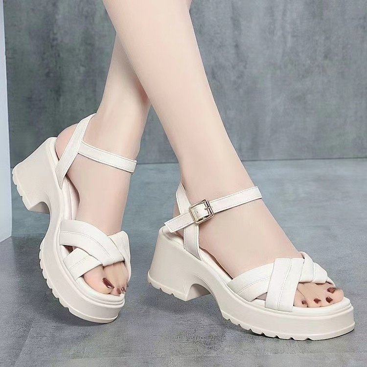 Sandalias de plataforma femenina estilo hada 2024 verano nuevo estilo cómodo de superficie suave zapatos de plataforma de tacón grueso zapatos romanos zapatos de mujer exterior