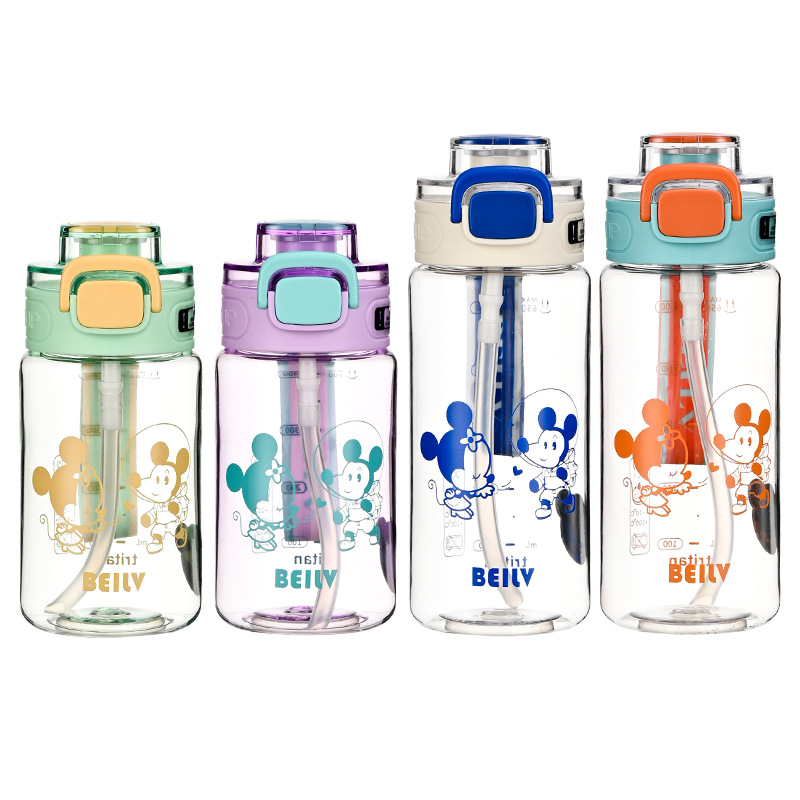 Taza de agua para niños y niñas de dibujos animados lindo, taza de pajita de alto valor, taza portátil con cuerda, anti-caída al aire libre