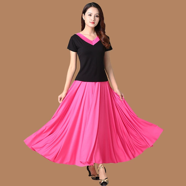 T-shirt, long skirt, with short sleeve