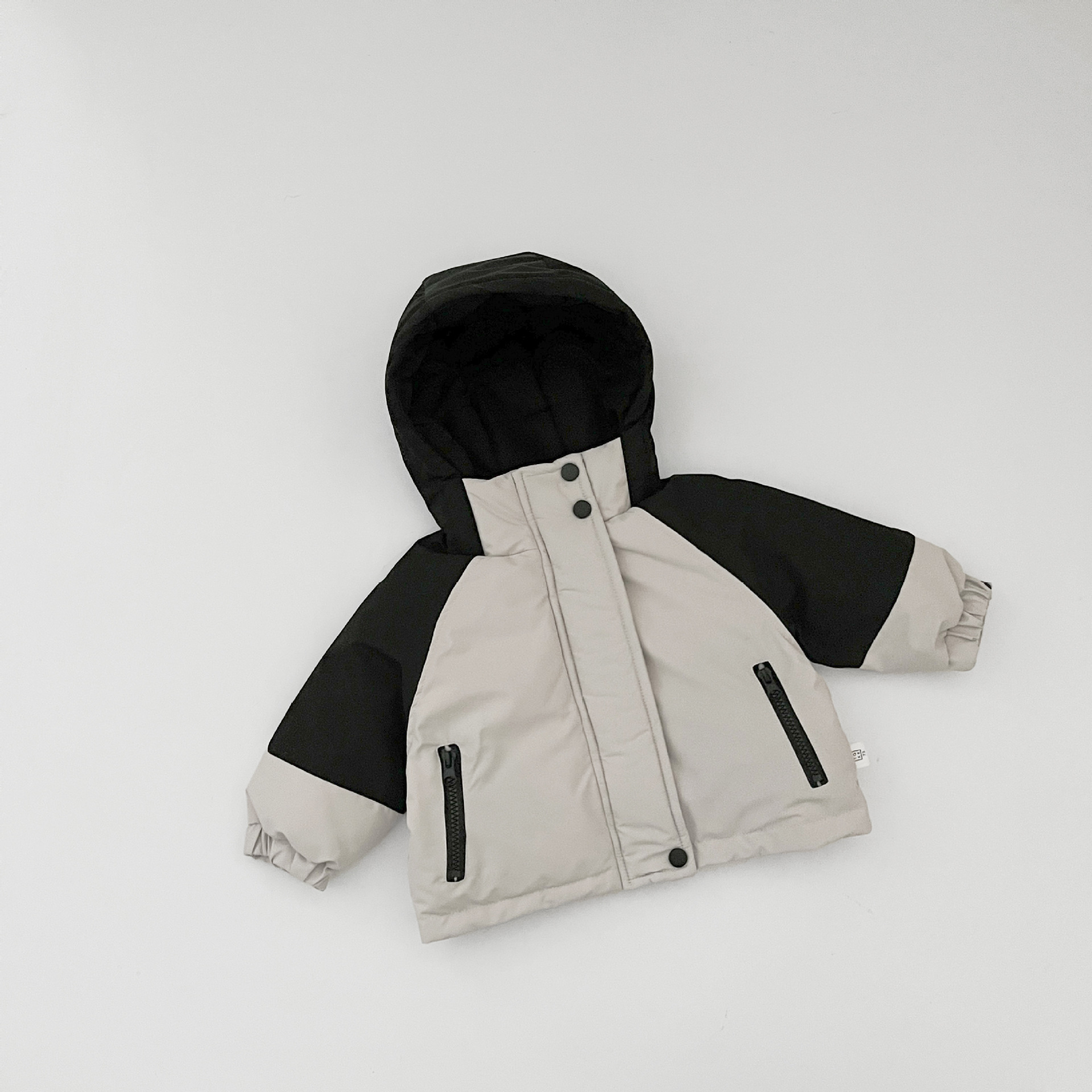 Invierno de invierno de niños 2025, nuevo bebé color exterior ligero, chaqueta, chaqueta de moda para bebés