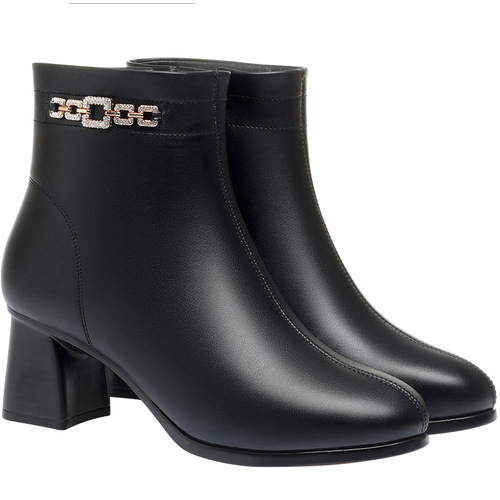 Mom's cotton shoes, women's winter velvet-lined soft leather shoes, warm and non-slip short boots, middle-aged and elderly mid-calf winter boots