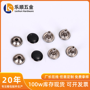 �����ɫ������ĸ�Tᔷ��b����̶�����p��ñ�Ƥ�߈A��ײ�