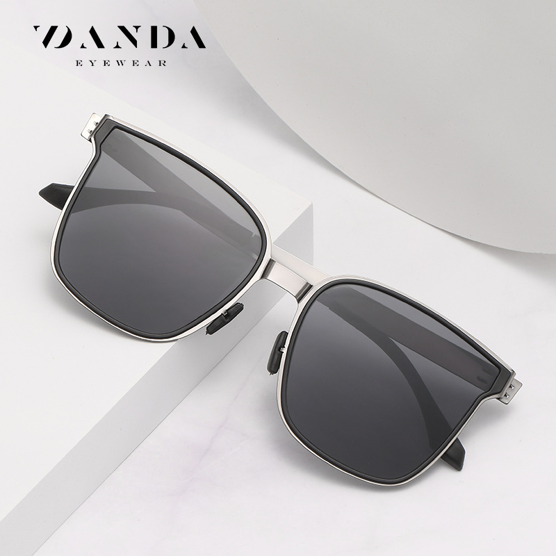 Nuevas gafas de sol de moda de alto grado a prueba de rayos uv JS8579 tiktok mismo estilo sin tornillos ultraligeros gafas de sol a prueba de sol