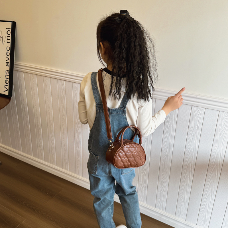 Bolso de hombro coreano para niñas de moda de color sólido amor bordado bolso de mano para niños 2025 nuevo mini bolso para niños