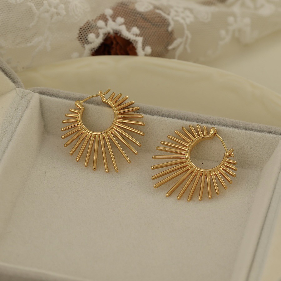 1 Pair Vintage Style Solid Color Flower Plating Copper 18k Gold Plated Hoop Earrings display picture 4