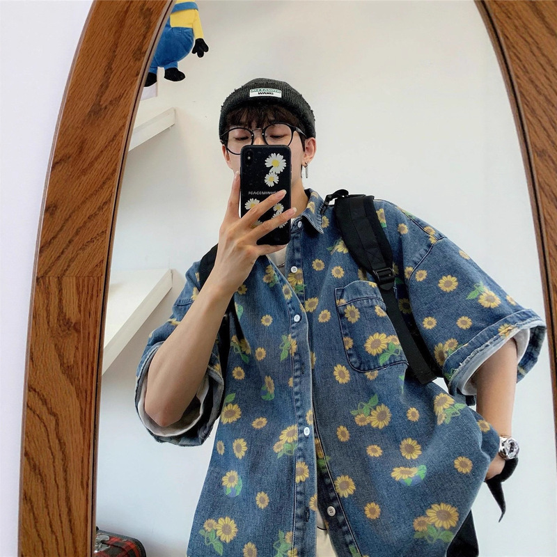 American Retro Denim Shirt for Men, Summer Hong Kong Style Full-Print Daisy Washed Shirt, Trendy Loose Short-Sleeved Top for Men