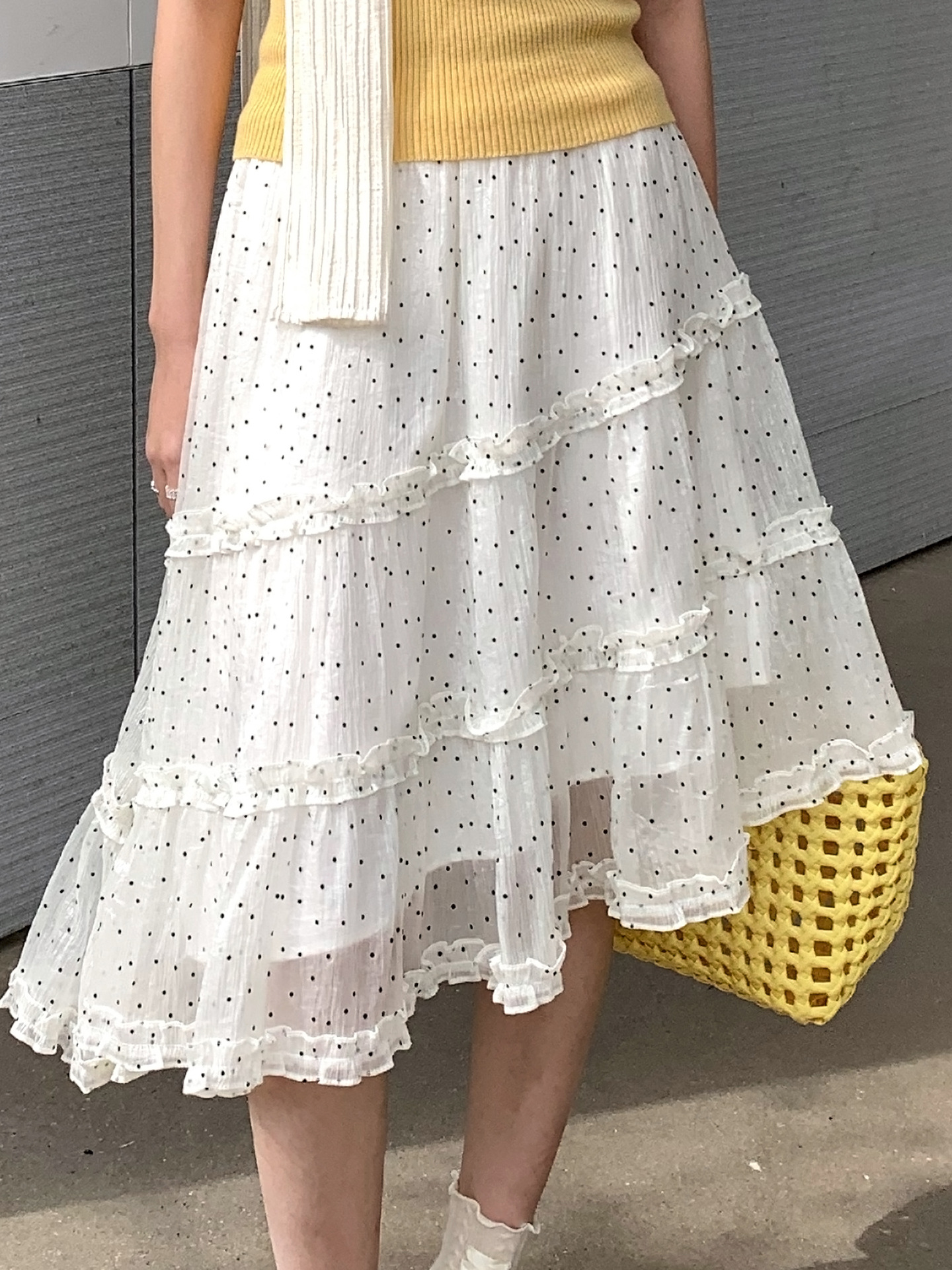 26ye 042m white skirt