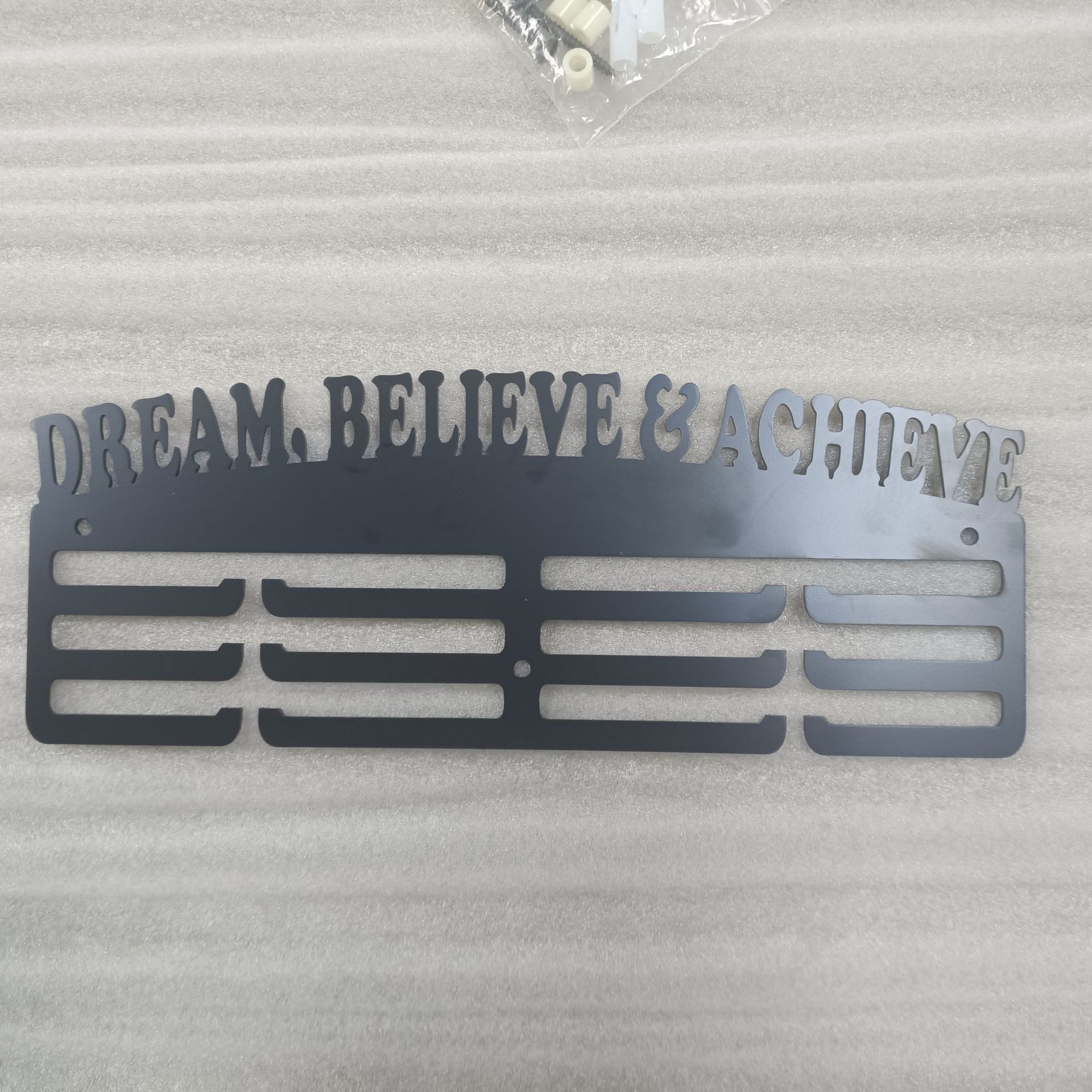 跨境美式奖牌架铁艺奖牌展示架奖章收纳架DREAM BELIEVE ACHIEVE详情4