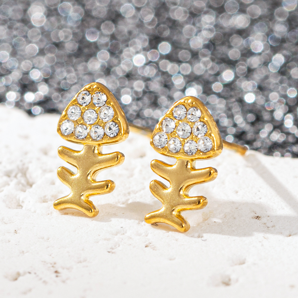 5g Weight 304 Stainless Steel Ear Needle Material 18K Gold Plated Plating Material Ear Studs Classification 1 Pair Quantity Daily Occasion Titanium Steel Material U Shape, Four Leaf Clover, Heart Shape Pattern All Seasons Season Women's Gender Elegant Style 1 Pair Elegant U Shape Four Leaf Clover Heart Shape Titanium Steel 18K Gold Plated Ear Studs 16