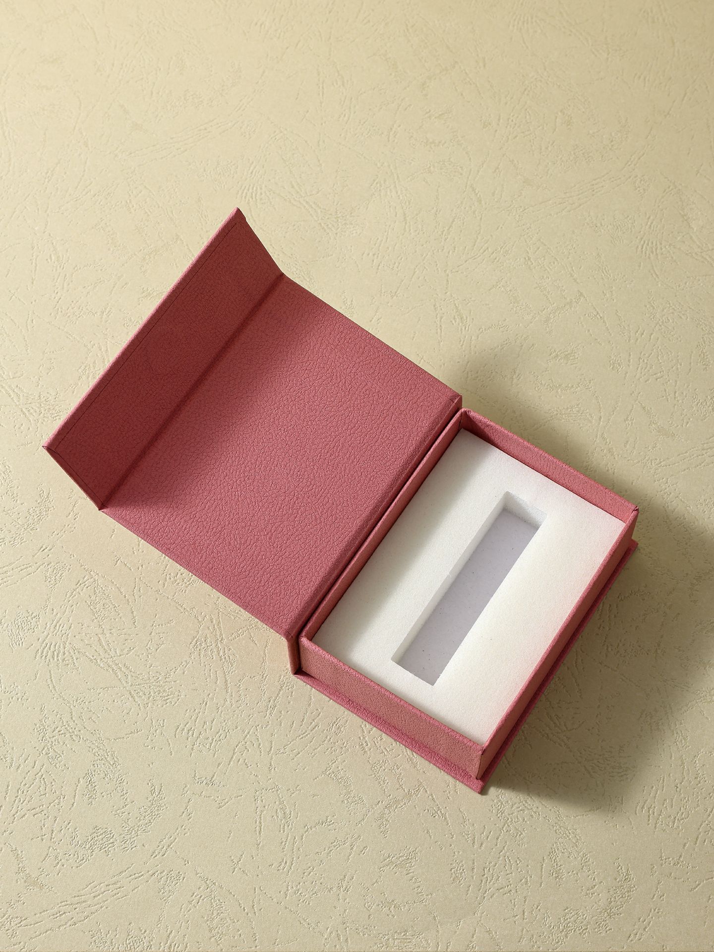 Fuchsia sponge gift box, groove, 8x