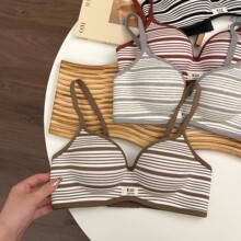 ��֮��ײɫ�l�y�Ӻ����ŮС�ؾ۔n�@�󲻿ձ��{�����ո���������