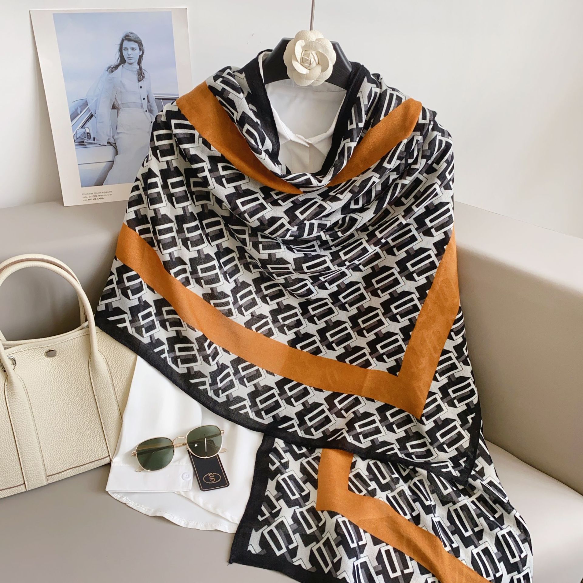 Otoño y invierno nuevo bufandas de algodón y lino coreano retro de alto nivel largo con una bufandas de seda de hombro de moda versátil cuello delgado