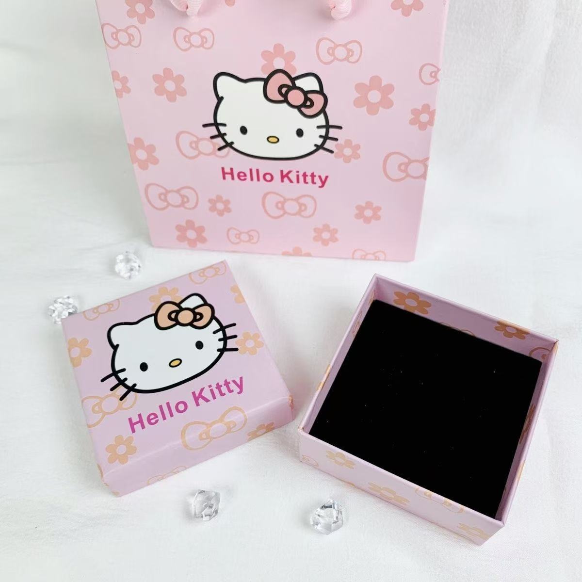 Caja de regalo Kitty + bolsa de regalo; 7 * 7 * 3.5cm