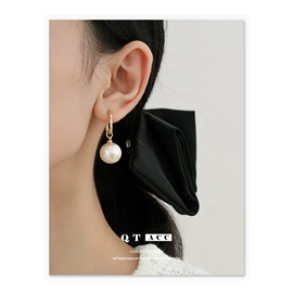 项链;耳钉;戒指