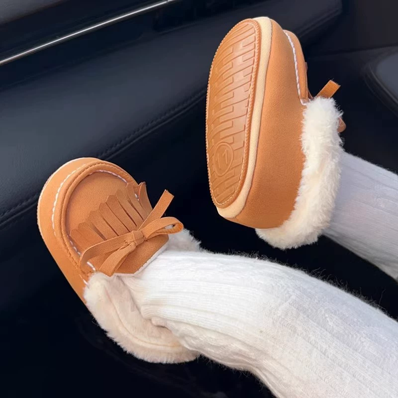 Зимняя детская обувь пушистая и теплая