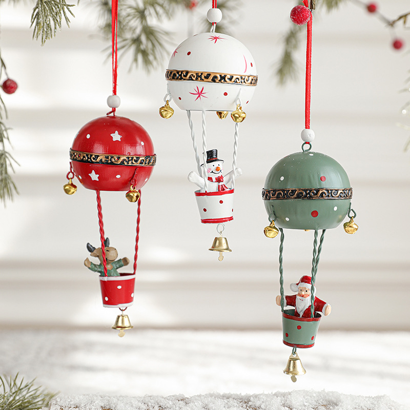 Transfronterizo nuevo hierro pintado de Navidad globo de aire caliente árbol de Navidad alce muñeco de nieve Santa Claus decoración pequeño colgante