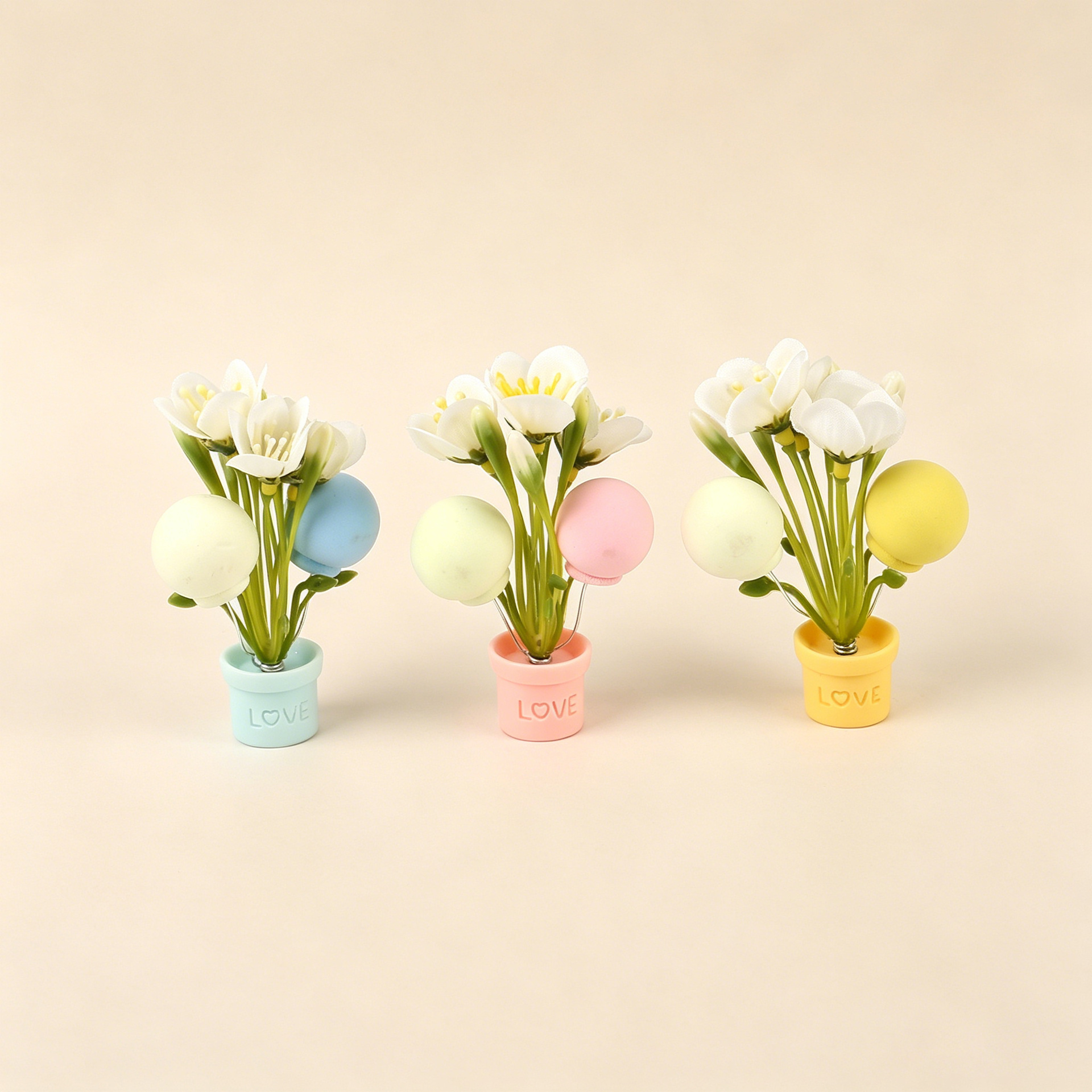 Innovación de nuevos productos adornos de automóviles de simulación de flores adornos interiores adornos lindos creativos frescos y románticos