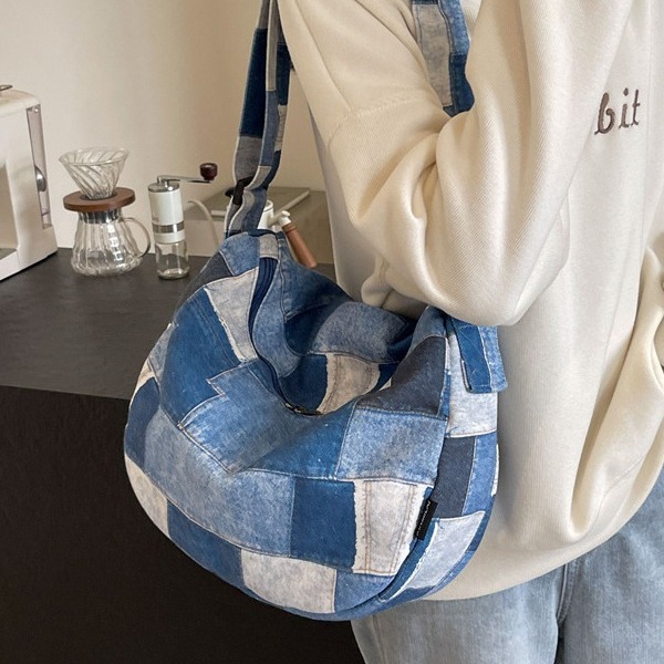 帆布饺子包包女新款韩版女士印花单肩斜挎包休闲百搭少女格子背包