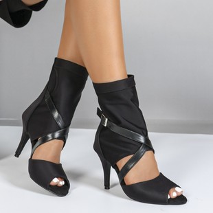 Դ�^Ů����������F�����ʿ��Salsa���x��ѥ������ܛӲ�ף�