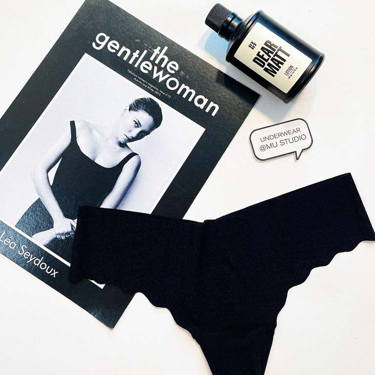 Europa y América Rosa carta amor deportes fitness yoga sin fisuras de seda del hielo sexy ropa interior las mujeres Tanga T Pantalones