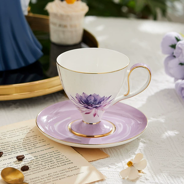 240CC Yaxin tea cup + saucer-Wandering in the flower garden (water lily)