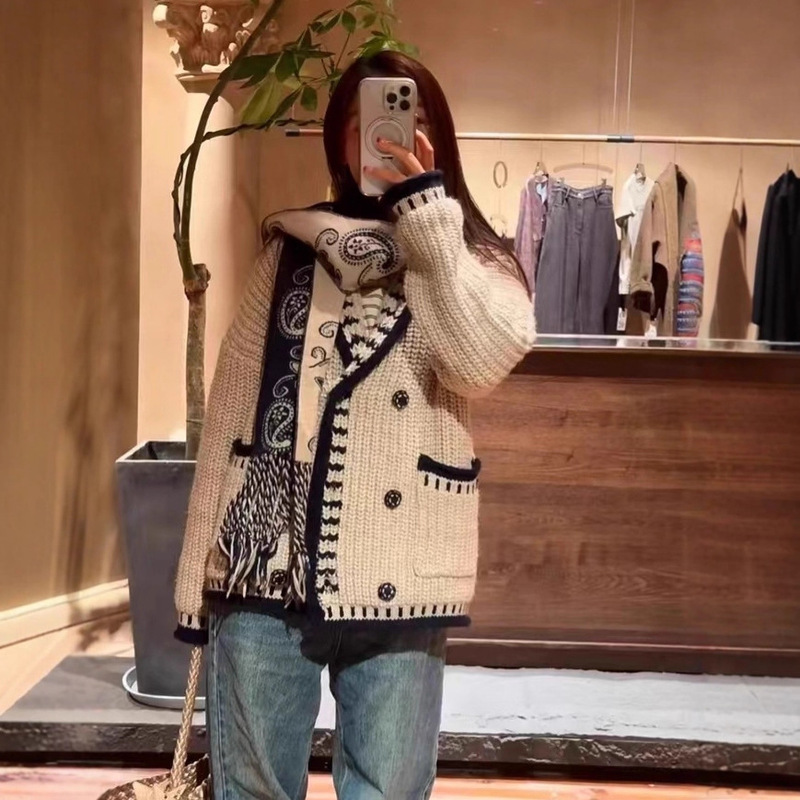 Zhao Zhaoyi's Same Style Sheep Felt Snow-Melting Double-Breasted Sweater Jacket Retro Contrasting Color Wool Thickened Warm Cardigan