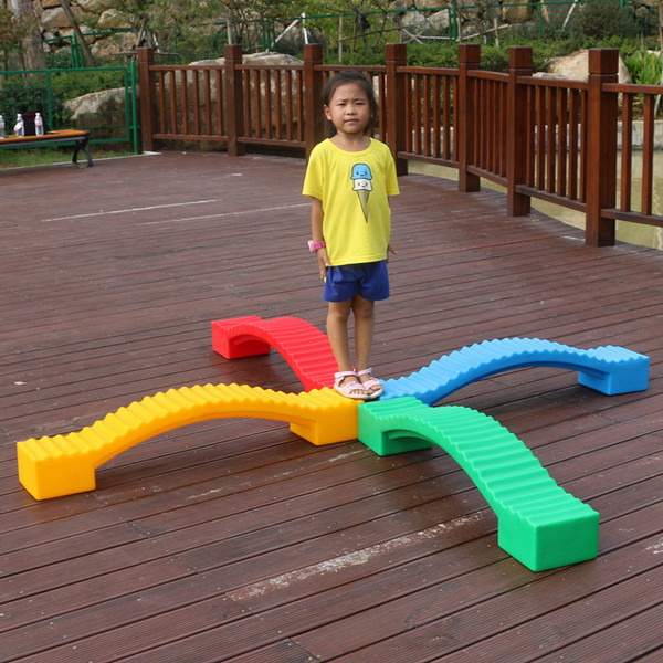 Travel smart toy for kindergarten sensorics