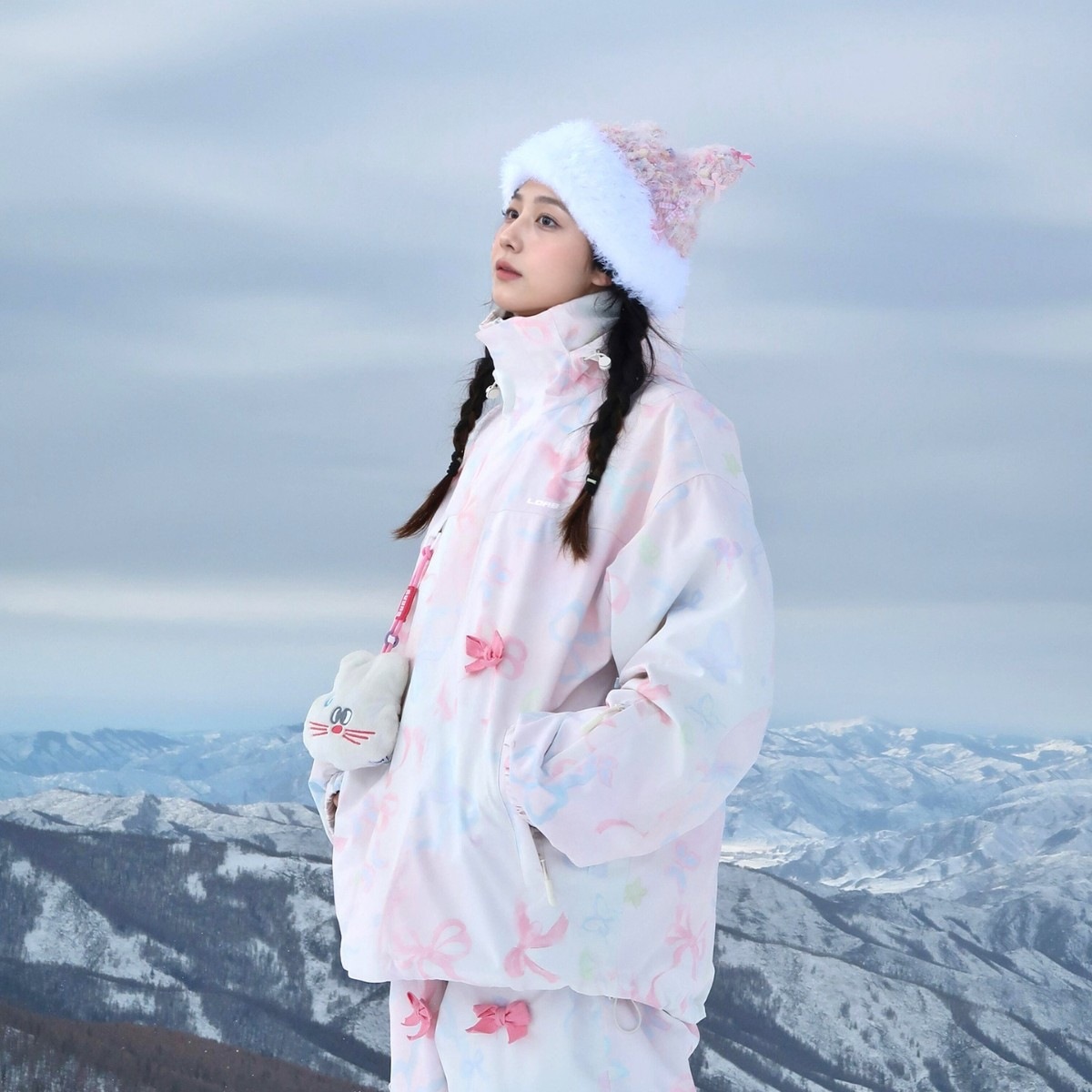 LDAB pink bow ski suit for women, 2026 autumn and winter new model, high-end and stunning snow jacket and pants for both single and double board skiing