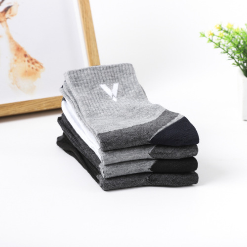 Spring and Autumn New Men's Medium Calf Socks with V-Embroidered Sports Socks, Sweat-absorbent and Breathable Cotton Men's Basketball Socks for Wholesale