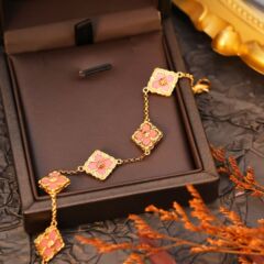 真金メッキの花のアクセサリーのブレスレット
