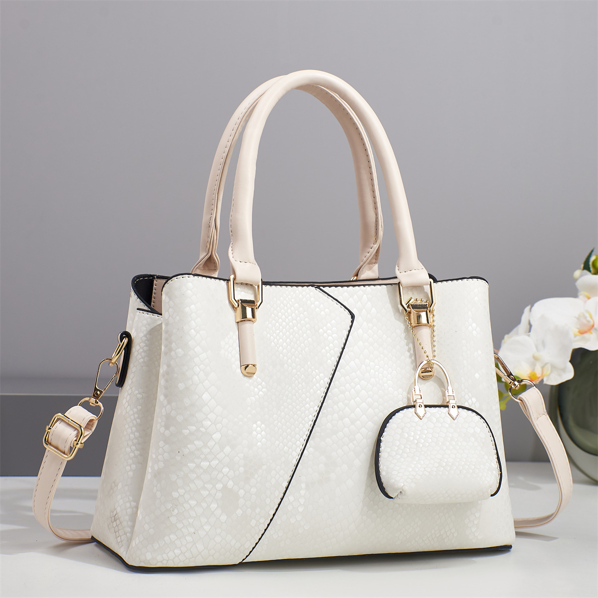 Hermoso bolso de hombro, bolso de mujer, bolso de mujer, temperamento universal, nuevo bolso coreano, moda para mujeres