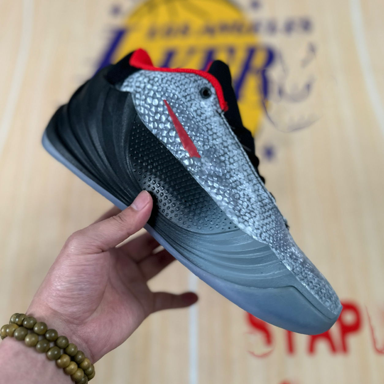 Zapatillas de Baloncesto para Hombre Freak 8 de Piel y Caucho Antideslizantes y Amortiguadoras