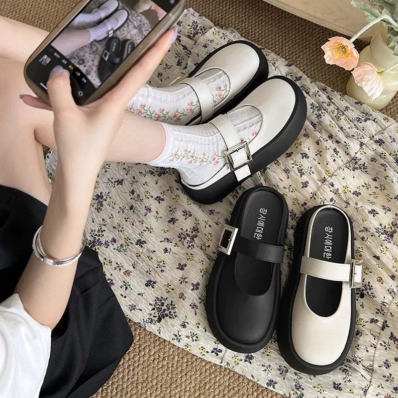 Конструкторская головка увеличивается с толстым дном и полутолками для женского летнего ношения 2024 новая нишкая кожаная пряжка