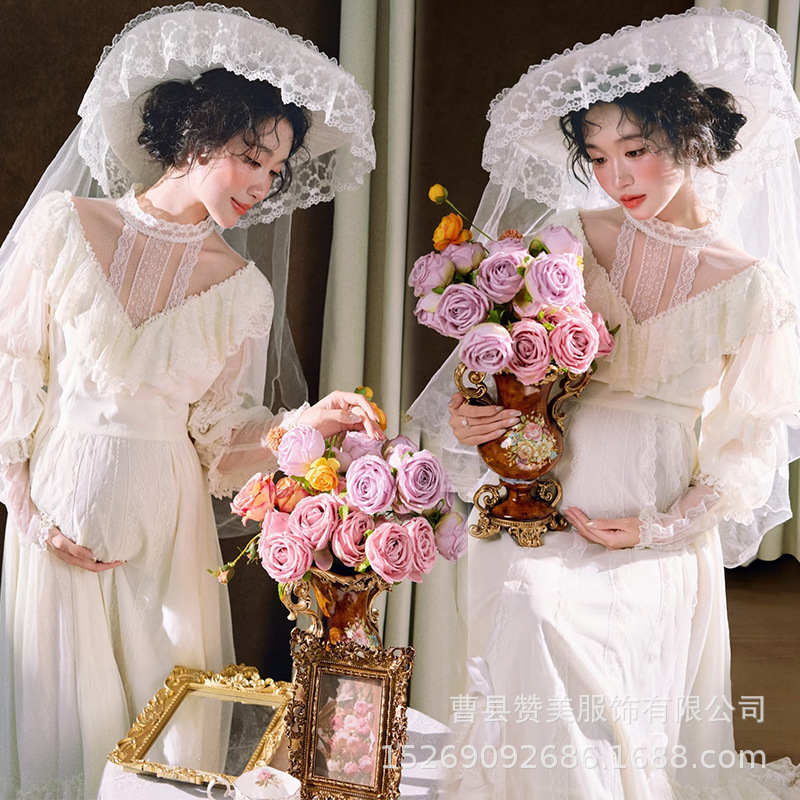 Photo Studio Retro French Oil Painting Style Light Wedding Dress High-End Pregnant Mommy Dress Indoor Photo Shoot at Home