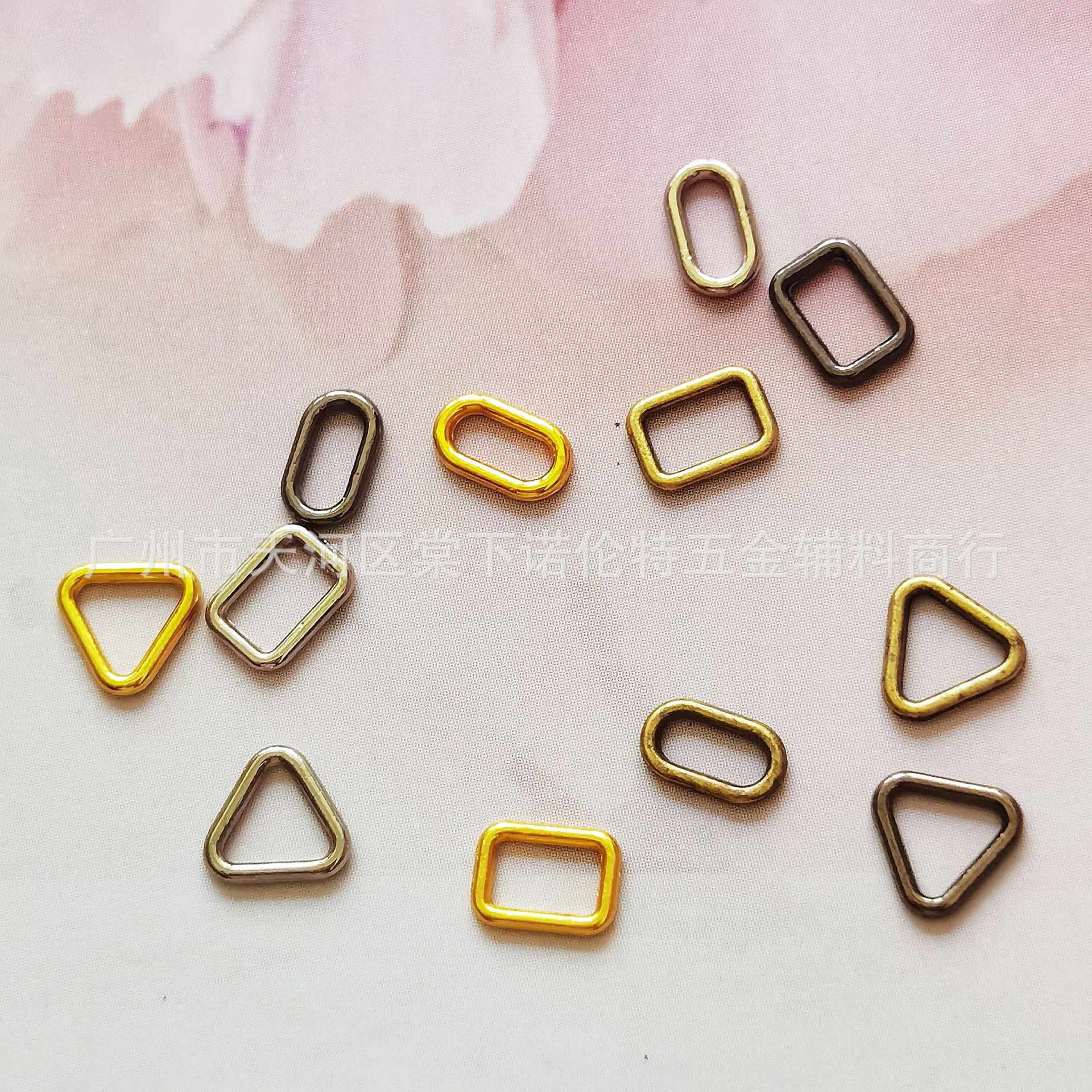 4mm mini bolso de la muñeca accesorios pequeños huevo hebilla cuadrada triángulo hebilla muñeca Ropa Accesorios hebilla bjd equipaje hardware