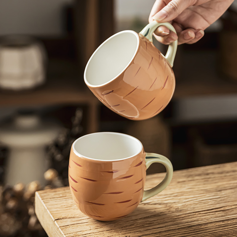 Taza de zanahoria creativa Taza linda de alto valor Taza de hogar al por mayor Taza de agua de oficina Taza de café de gran capacidad