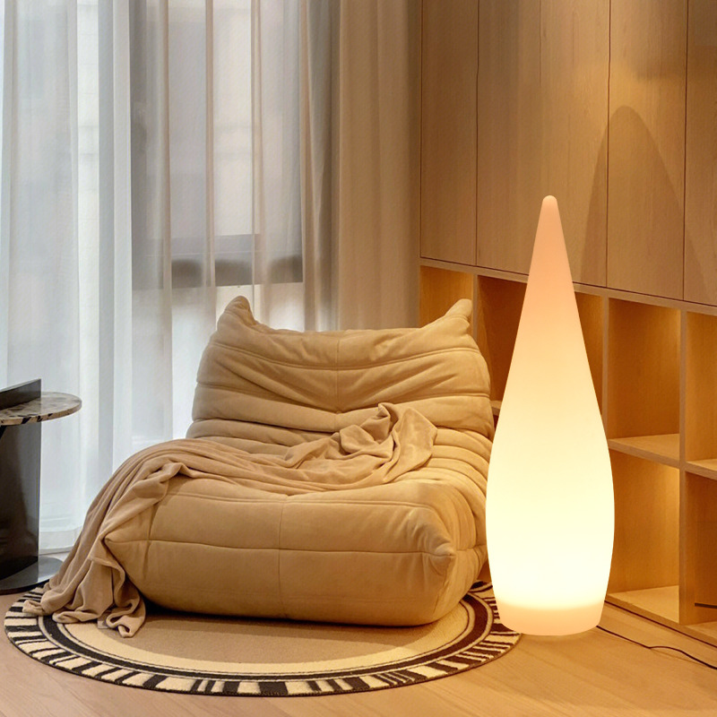 Lámpara de suelo de goteo de agua luminosa solar poste de lámpara al aire libre césped lámpara de jardín red roja atmósfera vertical lámpara de decoración de boda