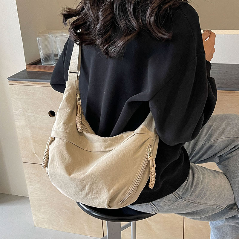 斜挎包饺子包包女式5新百搭休闲肩背包大容量动轻便小包