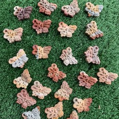 天然アラジンメノウ蛇蝶牌精雕天地孔蛇恋蝶diyストラップアクセサリー