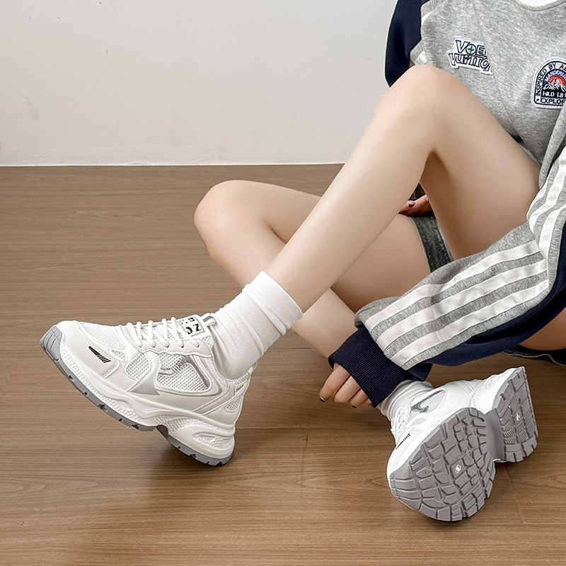 2025 nuevas zapatillas deportivas de primavera y otoño de mujeres, zapatos de corrida antideslizantes de malla transpirables, zapatos de moda de suela gruesa, comercio exterior