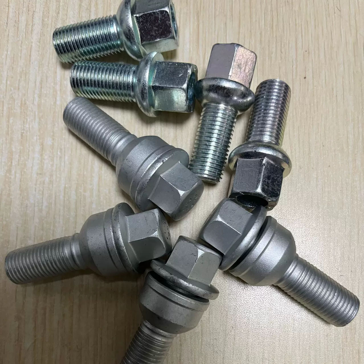 适用于大众奥迪斯柯达轮胎螺丝WHT002437 8D0601139D 8R0601295